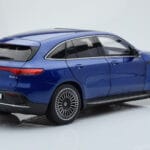 Mercedes EQC 400 Brilliant Sinine NZG 1:18 - image 3 of 8