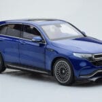 Mercedes EQC 400 Brilliant Sinine NZG 1:18 - image 6 of 8