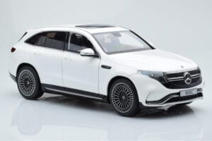 Mercedes EQC 400 Diamond Valge NZG 1:18 B66963756 Metall - pilt 6/8