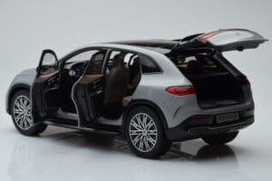 Mercedes EQE SUV X294 AMG Line Alpine Hall NZG 1:18 B66960837 Metall - pilt 5/8