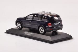 Mercedes GL X164 Tanzanite Sinine Minichamps 1:43 B66962228 Metall - pilt 3/4