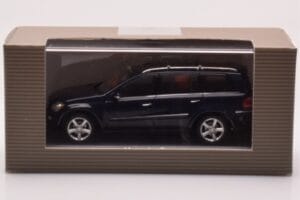 Mercedes GL X164 Tanzanite Sinine Minichamps 1:43 B66962228 Metall - pilt 4/4