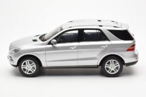 Mercedes M-Class W166 Iridium Hõbe Metallik Minichamps 1:18 B66960064 Metall - pilt 4/8