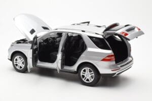 Mercedes M-Class W166 Iridium Hõbe Metallik Minichamps 1:18 B66960064 Metall - pilt 5/8