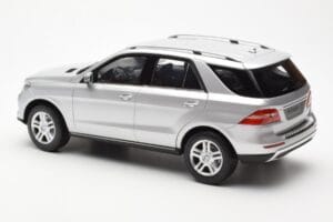 Mercedes M-Class W166 Iridium Hõbe Metallik Minichamps 1:18 B66960064 Metall - pilt 7/8