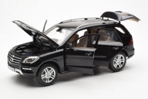 Mercedes M-Class W166 Obsidian Must Metallik Minichamps 1:18 B66960063 Metall - pilt 2/8
