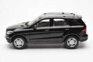 Mercedes M-Class W166 Obsidian Must Metallik Minichamps 1:18 B66960063 Metall - pilt 4/8