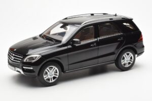 Mercedes M-Class W166 Obsidian Must Metallik Minichamps 1:18