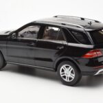 Mercedes M-Class W166 Obsidian Must Metallik Minichamps 1:18 - image 7 of 8