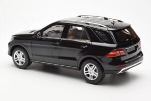 Mercedes M-Class W166 Obsidian Must Metallik Minichamps 1:18 B66960063 Metall - pilt 7/8