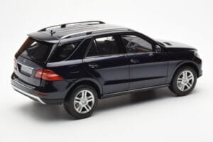 Mercedes M-Class W166 Tansanite Sinine Metallik Minichamps 1:18 B66960065 Metall - pilt 3/8
