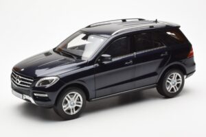 Mercedes M-Class W166 Tansanite Sinine Metallik Minichamps 1:18