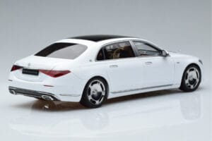 Mercedes Maybach S600 W222 V12 Biturbo Diamond Valge Almost Real 1:18 820116 Metall - pilt 3/11