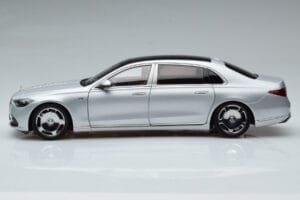 Mercedes Maybach S600 W222 V12 Biturbo Hightech Hõbedane Almost Real 1:18 820118 Metall - pilt 5/12