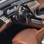 Mercedes Maybach S600 W222 V12 Biturbo Hightech Hõbedane Almost Real 1:18 - image 10 of 12
