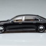 Mercedes Maybach S600 W222 V12 Biturbo Obsidian Must Almost Real 1:18 - image 5 of 11