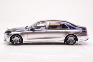 Mercedes Maybach S680 W223 Nautical Sinine Cirrus Hõbedane Almost Real 1:18 820125 Metall - pilt 4/8