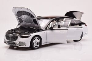 Mercedes Maybach S680 W223 Obsidian Must Diamond Valge Almost Real 1:18 820121 Metall - pilt 2/7