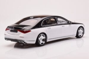 Mercedes Maybach S680 W223 Obsidian Must Diamond Valge Almost Real 1:18 820121 Metall - pilt 3/7