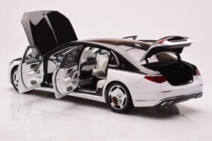 Mercedes Maybach S680 W223 Obsidian Must Diamond Valge Almost Real 1:18 820121 Metall - pilt 4/7