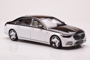Mercedes Maybach S680 W223 Obsidian Must Diamond Valge Almost Real 1:18 820121 Metall - pilt 5/7