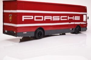 Mercedes O317 Porsche Transporter Punane CMR 1:18 CMR149 Metall - pilt 2/12