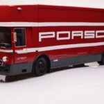 Mercedes O317 Porsche Transporter Punane CMR 1:18