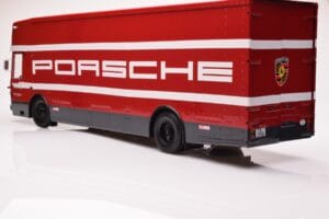Mercedes O317 Porsche Transporter Punane CMR 1:18 CMR149 Metall - pilt 3/12