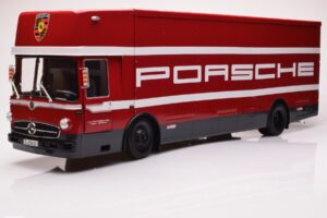 Mercedes O317 Porsche Transporter Punane CMR 1:18