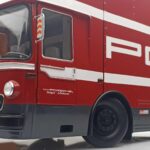 Mercedes O317 Porsche Transporter Punane CMR 1:18 - image 7 of 12