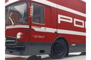 Mercedes O317 Porsche Transporter Punane CMR 1:18 CMR149 Metall - pilt 7/12
