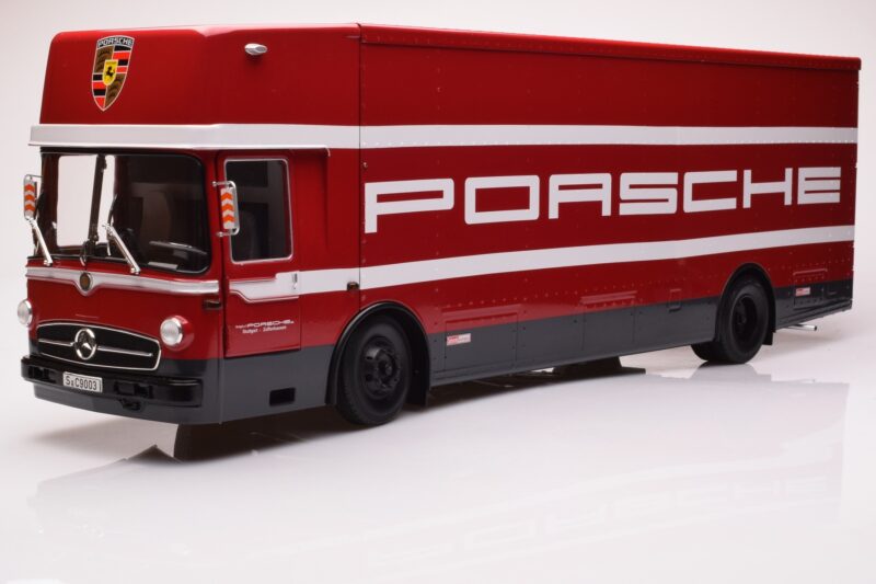 Mercedes O317 Porsche Transporter Punane CMR 1:18