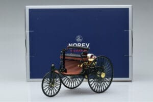 Mercedes Patent Motorwagen Roheline Norev 1:18 183701 Metall - pilt 6/6