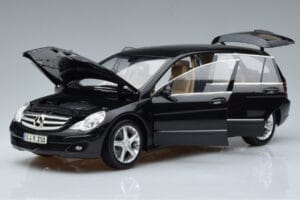 Mercedes R-Class W251 Obsidian Must Minichamps 1:18 B66962325 Metall - pilt 2/7