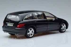 Mercedes R-Class W251 Obsidian Must Minichamps 1:18 B66962325 Metall - pilt 3/7