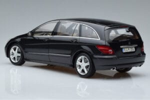 Mercedes R-Class W251 Obsidian Must Minichamps 1:18 B66962325 Metall - pilt 6/7