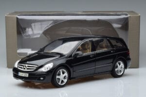 Mercedes R-Class W251 Obsidian Must Minichamps 1:18 B66962325 Metall - pilt 7/7