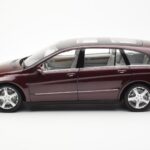 Mercedes R-Class W251 Punane Metallic Minichamps 1:18 - image 4 of 8