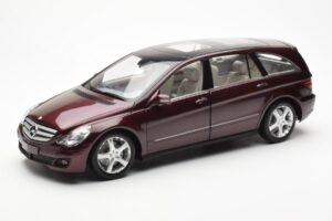 Mercedes R-Class W251 Punane Metallic Minichamps 1:18