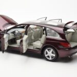 Mercedes R-Class W251 Punane Metallic Minichamps 1:18 - image 5 of 8