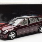 Mercedes R-Class W251 Punane Metallic Minichamps 1:18 - image 8 of 8