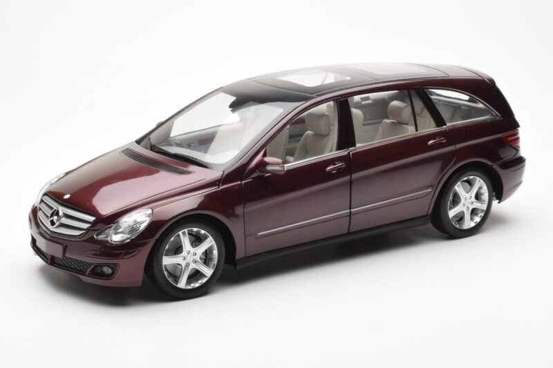 Mercedes R-Class W251 Punane Metallic Minichamps 1:18