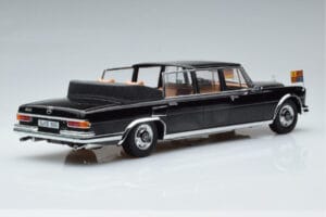 Mercedes 600 Pullman W100 Landaulet Queen Elizabeth II KK-Scale 1:18 KKDC181185 Metall - pilt 2/6