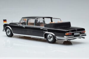 Mercedes 600 Pullman W100 Landaulet Queen Elizabeth II KK-Scale 1:18 KKDC181185 Metall - pilt 5/6