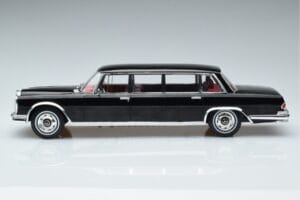 Mercedes 600 LWB Pullman W100 Must MCG 1:18 MCG18187 Metall - pilt 3/6
