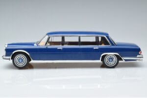 Mercedes S-Class 600 W100 LWB Pullman Tumesinine MCG 1:18 MCG18189 Metall - pilt 3/6