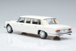 Mercedes S-Class 600 W100 LWB Pullman Valge MCG 1:18 MCG18188 Metall - pilt 5/6