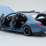 Mercedes S-Class W223 Vintage Sinine Norev 1:18 - image 4 of 7