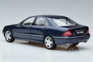 Mercedes S55 AMG W220 Sinine Norev 1:18 183817 Metall - pilt 6/7