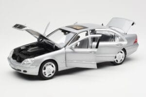 Mercedes S600 W220 Hõbedane Metallic Norev 1:18 183810 Metall - pilt 2/8